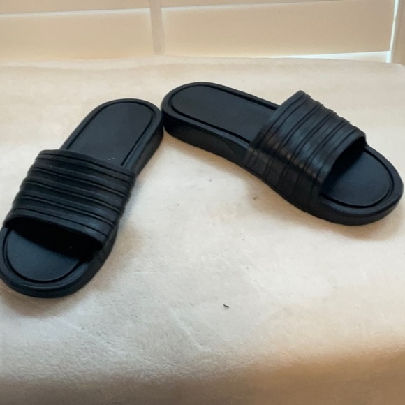 Men's Black Slide Sandals - Picture 2 of 9